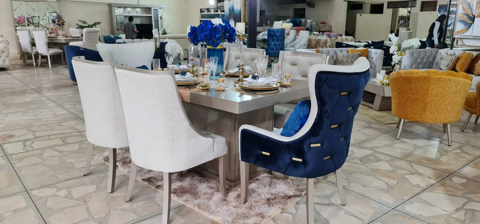 Comedor mesa vidrio con base gabinete