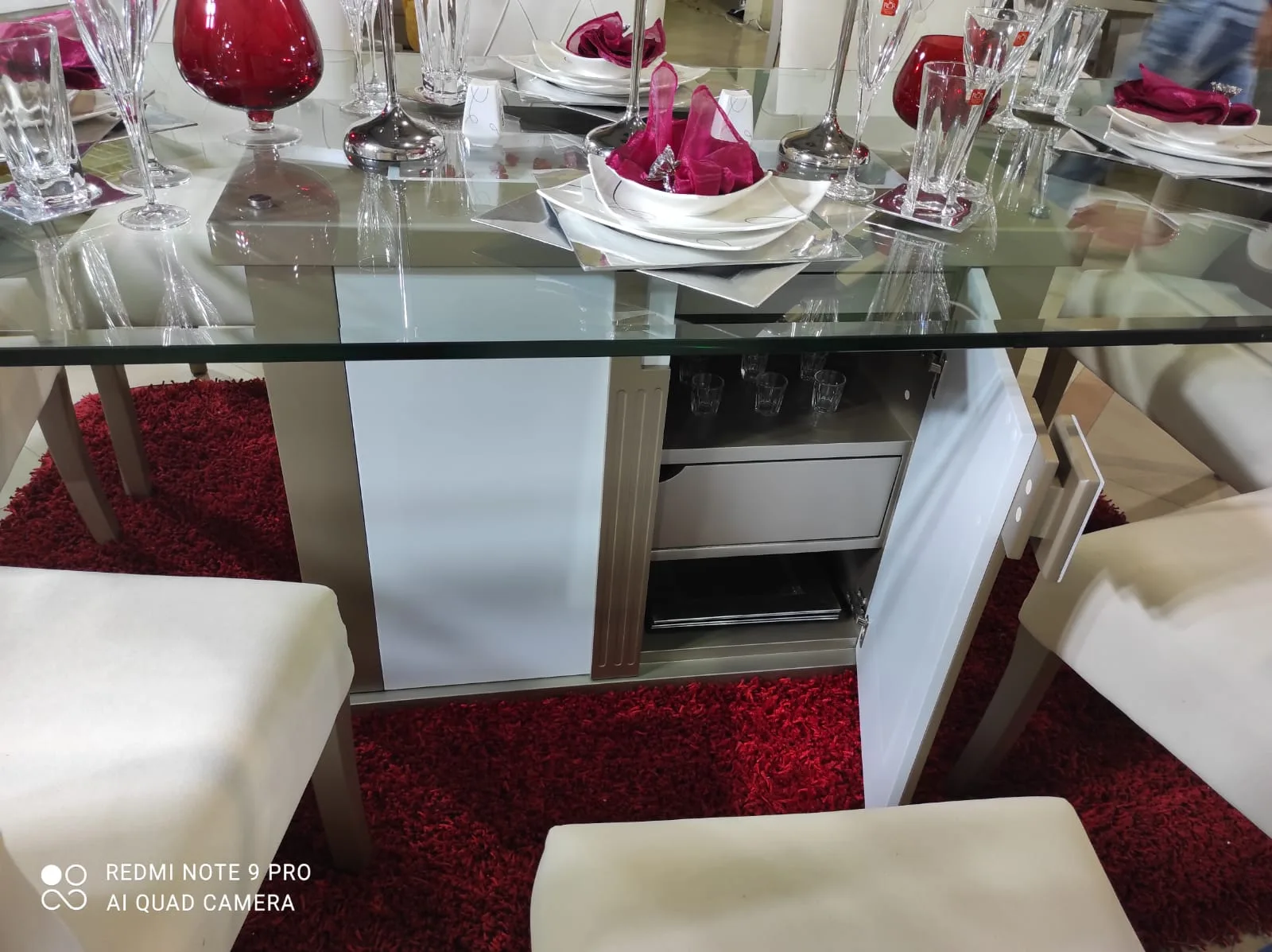 Comedor mesa vidrio con base gabinete