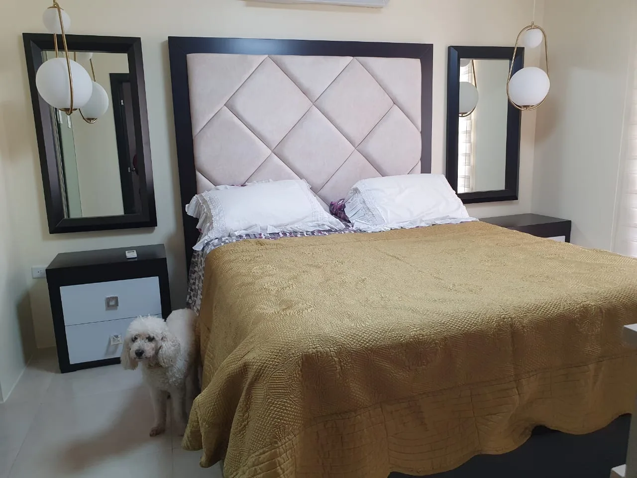 Cabecera de cama Capitoné de rombos en Crema DORM-006