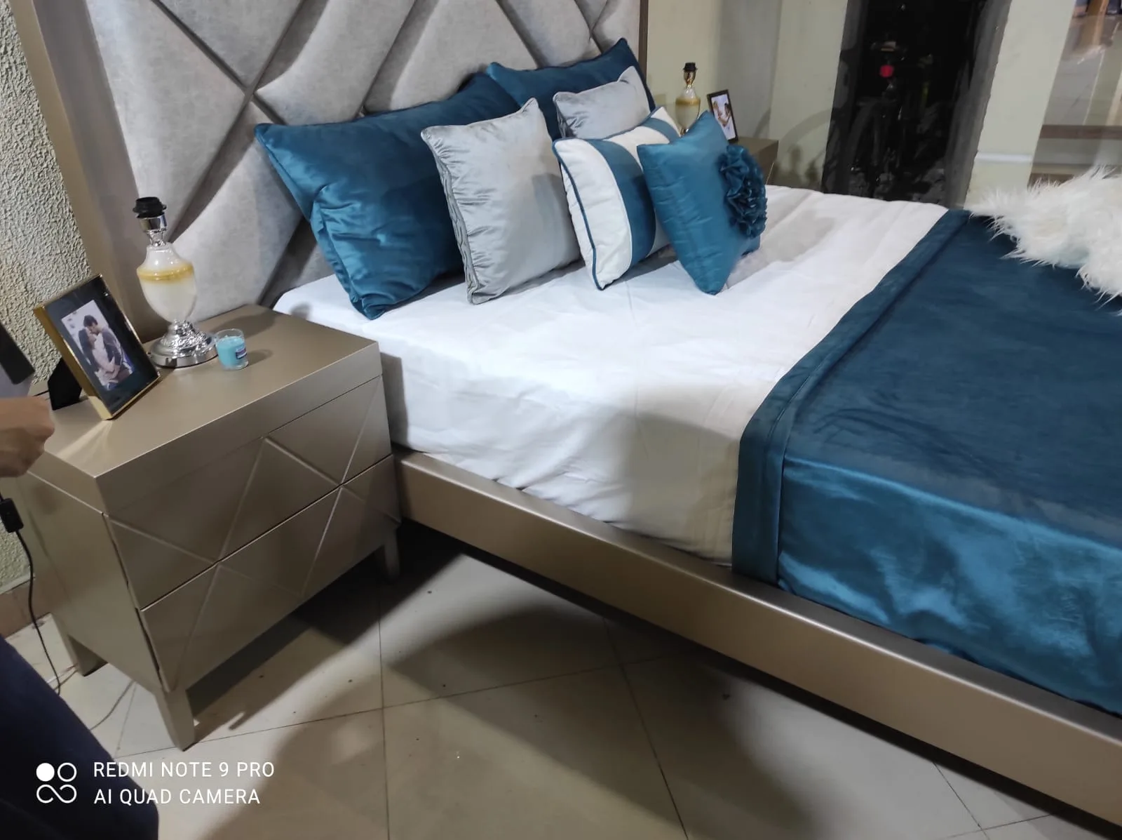 Cabecera de cama Capitoné de rombos en Dorado DORM-029