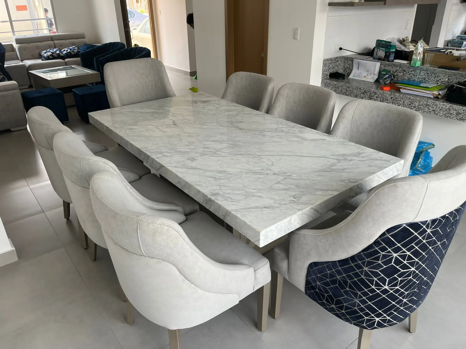 Juego de comedor 8 puestos, efecto mármol (losa lisa sin friso)