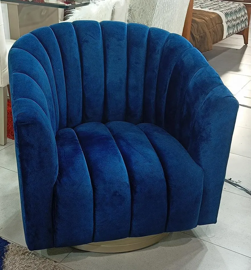 Sillón giratorio canalizado con base dorada